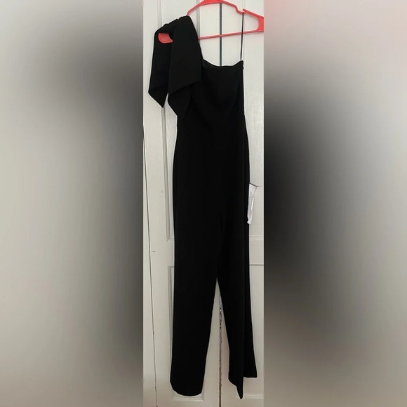 Dress the Population Tiffany One-Shoulder Jumpsuit with bow - Picture 5 of 7